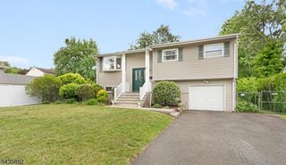 8 Robin Rd, Somerville Boro, NJ 08876