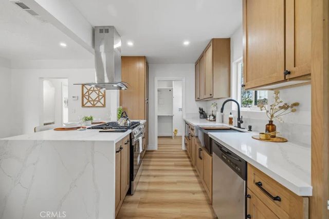 6119 Haas, Los Angeles, CA 90047