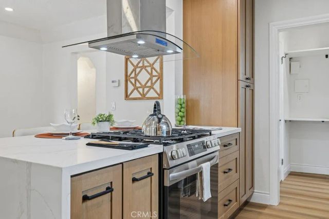 6119 Haas, Los Angeles, CA 90047