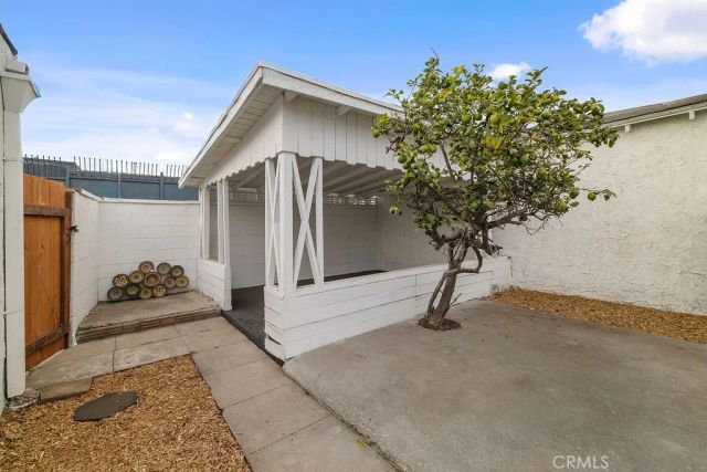 6119 Haas, Los Angeles, CA 90047