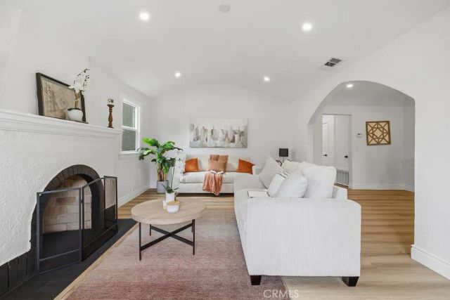 6119 Haas, Los Angeles, CA 90047