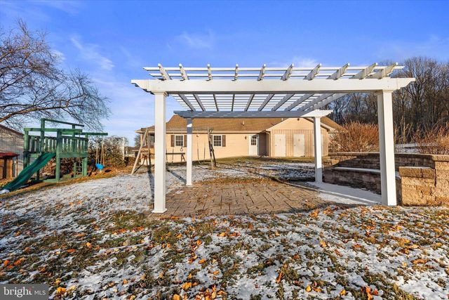 107 W RIDGE RD, Dillsburg, PA 17019