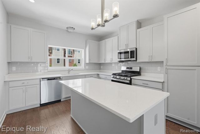 25550 Grandview Lane 39, Novi, MI 48375