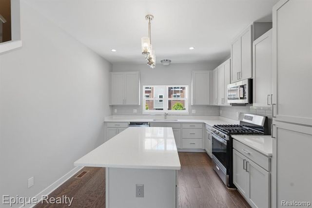 25550 Grandview Lane 39, Novi, MI 48375