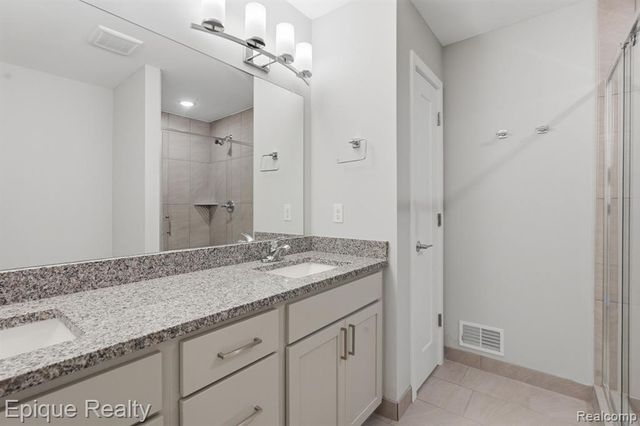25550 Grandview Lane 39, Novi, MI 48375