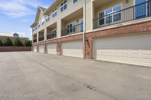 25550 Grandview Lane 39, Novi, MI 48375