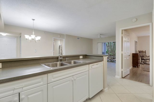 236 VILLAGE Boulevard 1106, Tequesta, FL 33469