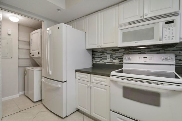 236 VILLAGE Boulevard 1106, Tequesta, FL 33469