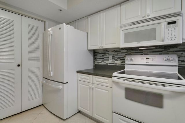 236 VILLAGE Boulevard 1106, Tequesta, FL 33469
