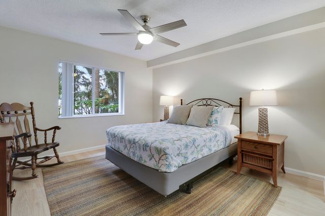 236 VILLAGE Boulevard 1106, Tequesta, FL 33469