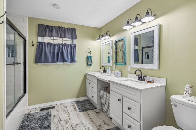 648 Tottys Bend Loop, Duck River, TN 38454