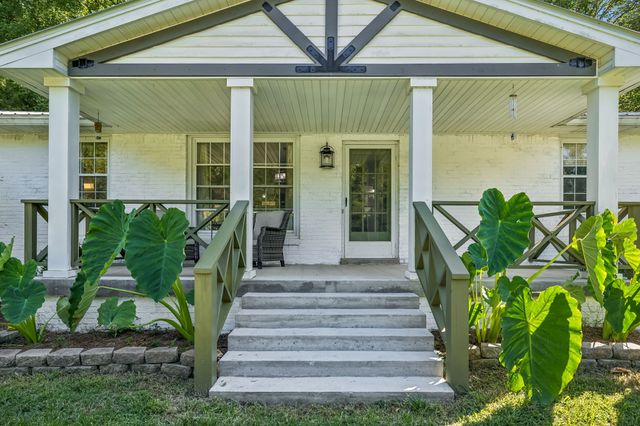 648 Tottys Bend Loop, Duck River, TN 38454