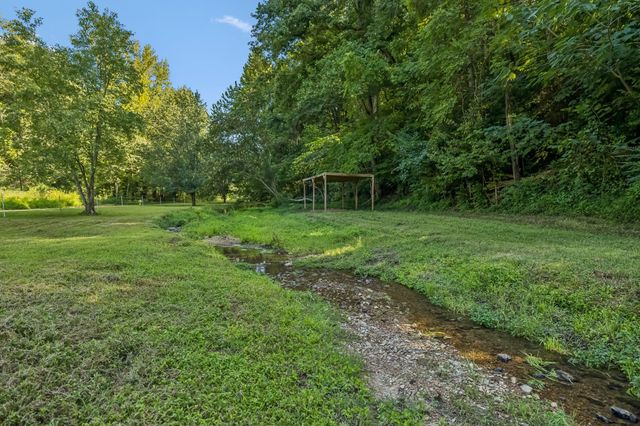 648 Tottys Bend Loop, Duck River, TN 38454