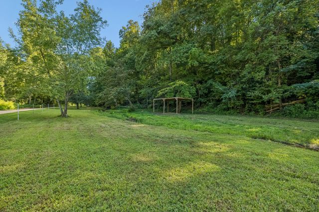648 Tottys Bend Loop, Duck River, TN 38454