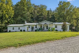 648 Tottys Bend Loop, Duck River, TN 38454