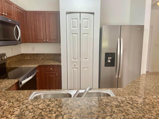 5176 SE Mariner Garden Circle, Stuart, FL 34997