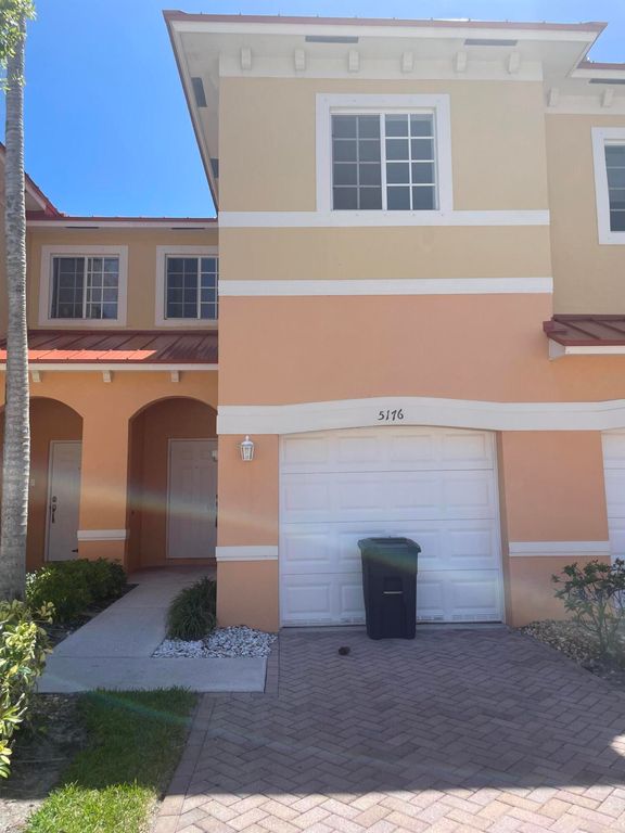 5176 SE Mariner Garden Circle, Stuart, FL 34997