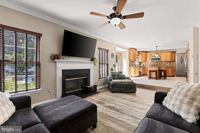 33 MORRIS DRIVE, Sicklerville, NJ 08081
