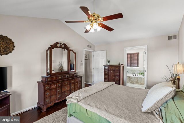 33 MORRIS DRIVE, Sicklerville, NJ 08081