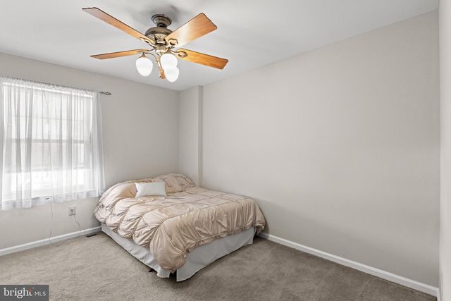 33 MORRIS DRIVE, Sicklerville, NJ 08081