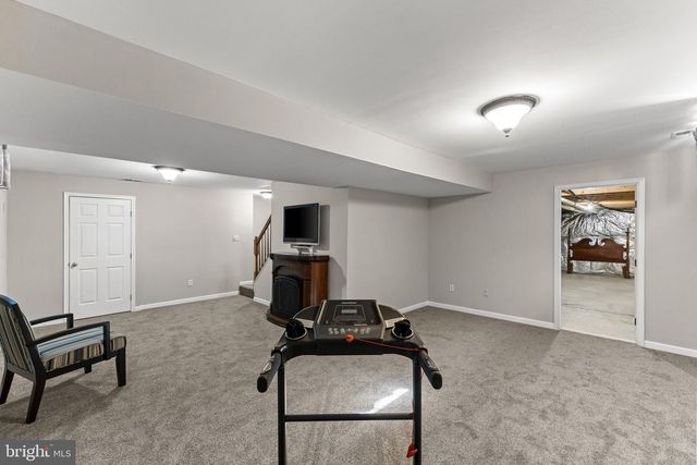 33 MORRIS DRIVE, Sicklerville, NJ 08081