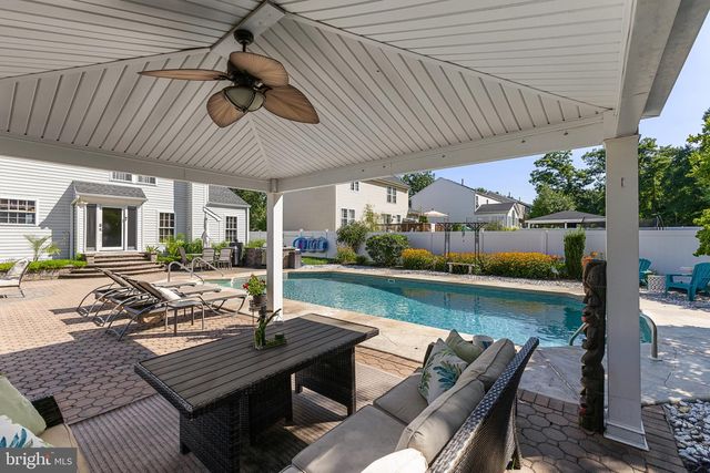 33 MORRIS DRIVE, Sicklerville, NJ 08081