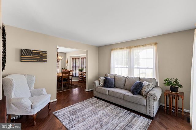 33 MORRIS DRIVE, Sicklerville, NJ 08081