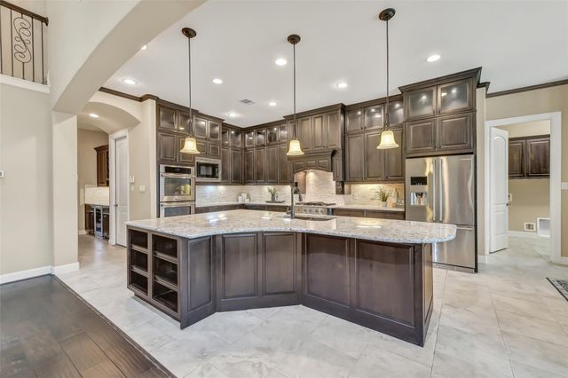 2204 Texoma Bend Lane, Friendswood, TX 77546