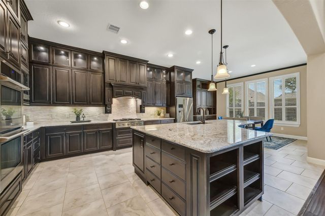 2204 Texoma Bend Lane, Friendswood, TX 77546
