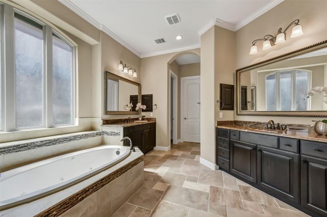 2204 Texoma Bend Lane, Friendswood, TX 77546