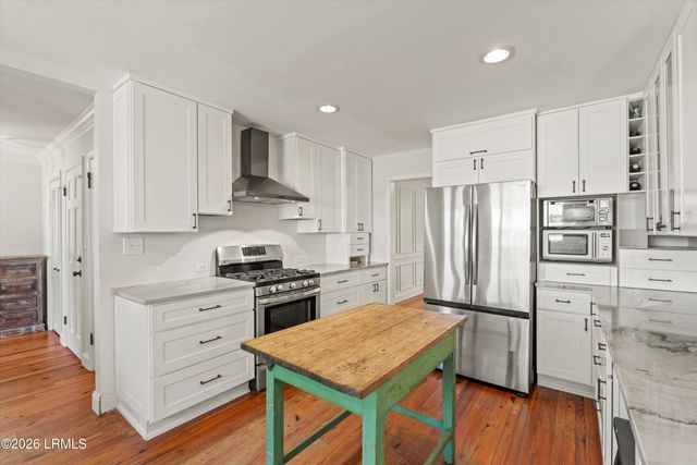 12 Riverfront Place, Beaufort, SC 29902