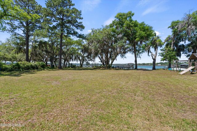 12 Riverfront Place, Beaufort, SC 29902
