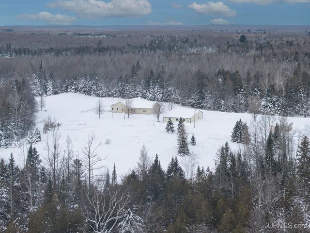 N4579 M67 Highway, Chatham, MI 49816