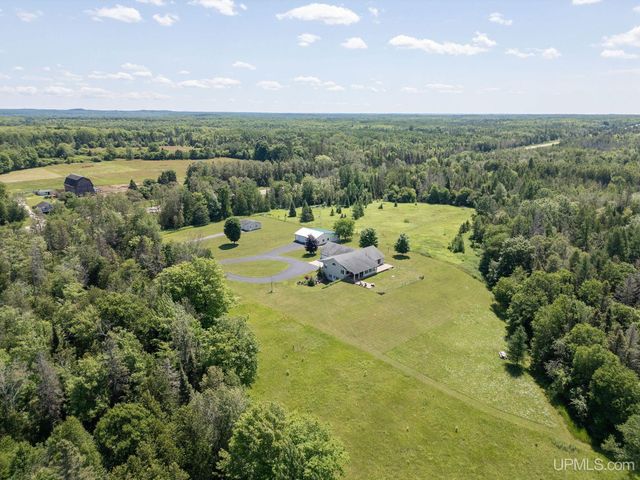 N4579 M67 Highway, Chatham, MI 49816