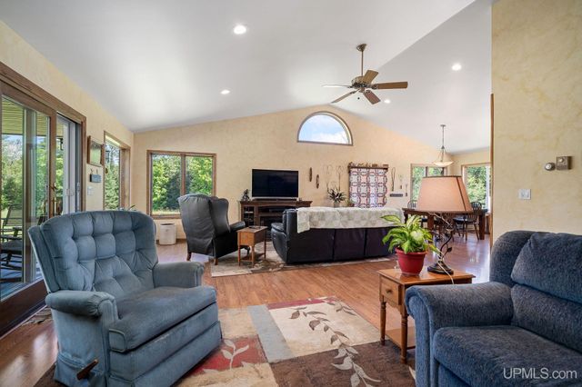 N4579 M67 Highway, Chatham, MI 49816