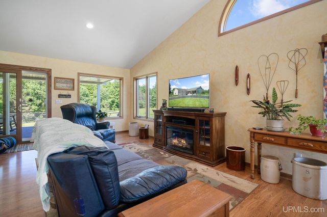 N4579 M67 Highway, Chatham, MI 49816