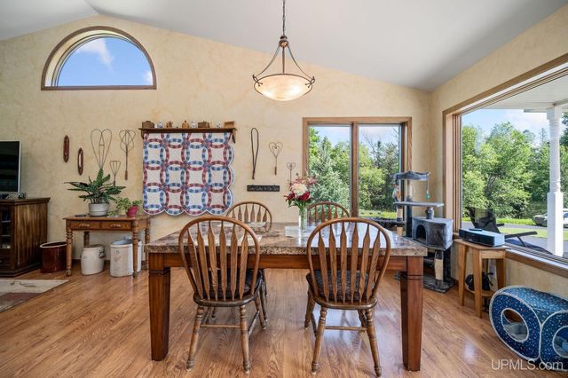 N4579 M67 Highway, Chatham, MI 49816