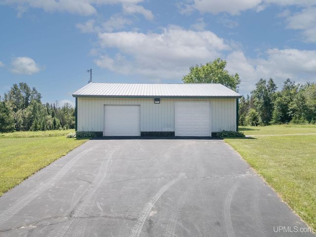 N4579 M67 Highway, Chatham, MI 49816