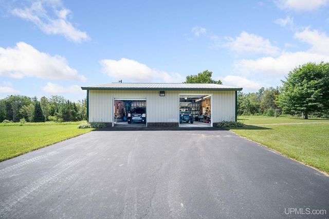 N4579 M67 Highway, Chatham, MI 49816