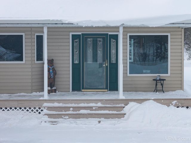 N4579 M67 Highway, Chatham, MI 49816