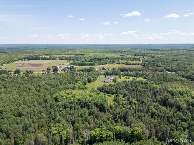 N4579 M67 Highway, Chatham, MI 49816