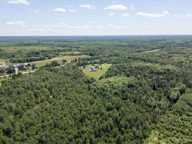 N4579 M67 Highway, Chatham, MI 49816