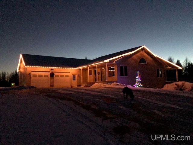 N4579 M67 Highway, Chatham, MI 49816