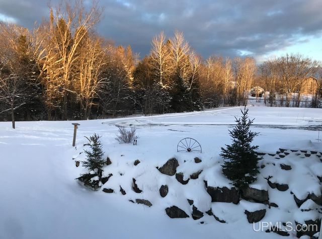 N4579 M67 Highway, Chatham, MI 49816