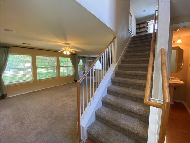 2000 Golden Sunrise LN, Pflugerville, TX 78660