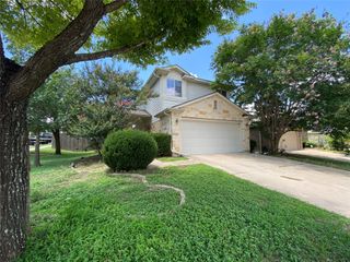 2000 Golden Sunrise LN, Pflugerville, TX 78660