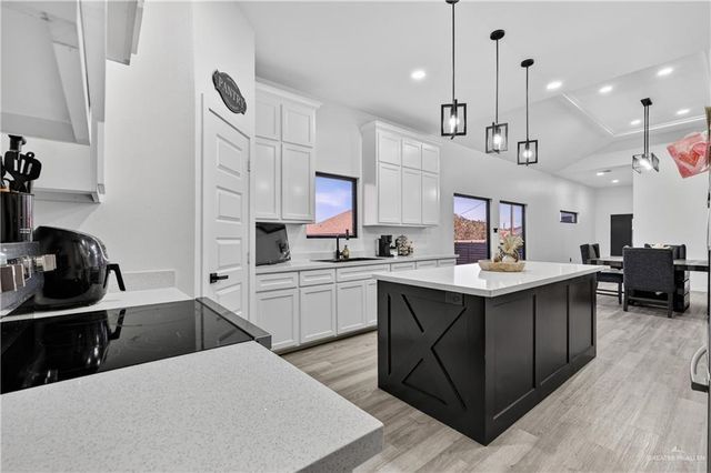 826 Sabrina Drive, Alamo, TX 78516