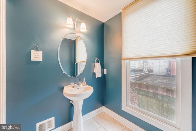 15 YOGURT LN, Baltimore, MD 21231