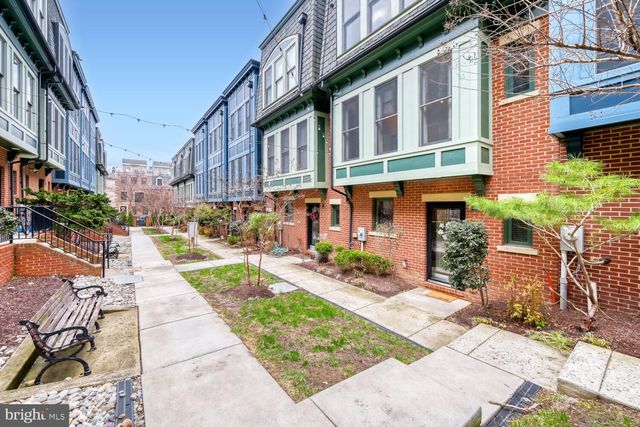 15 YOGURT LN, Baltimore, MD 21231