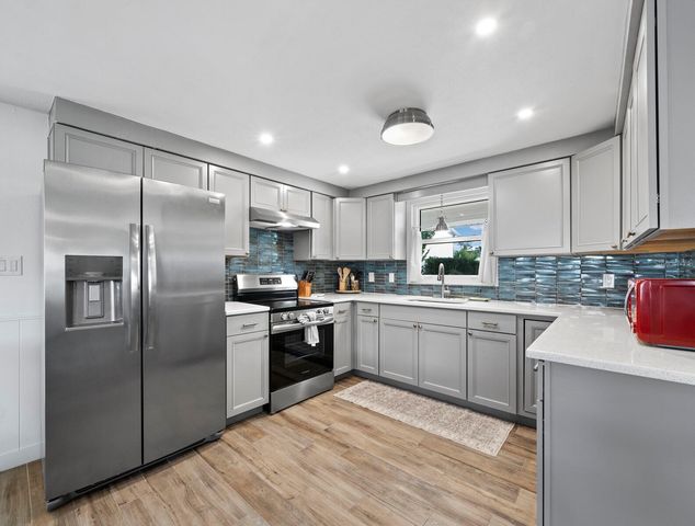 691 TARAWITT DRIVE, Longboat Key, FL 34228